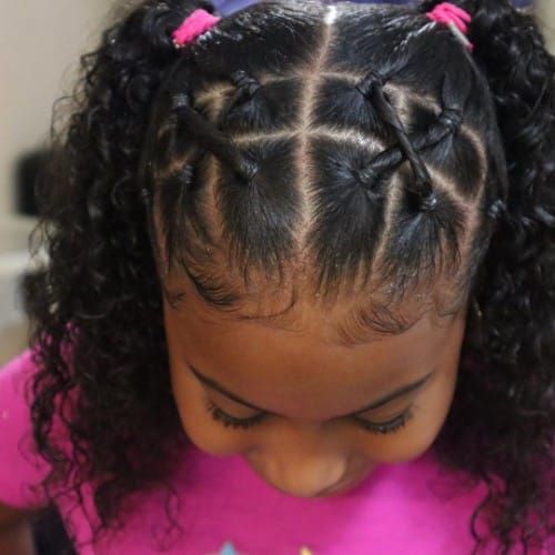 Natural-Curl- with-Sparkly-Clip-Easy-Christmas-Party-Hairstyles-for-Kids