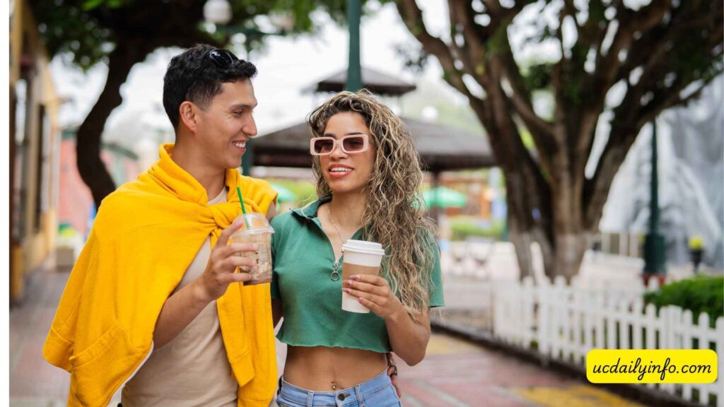 Couple-exploring-a-city-together-during-vacation